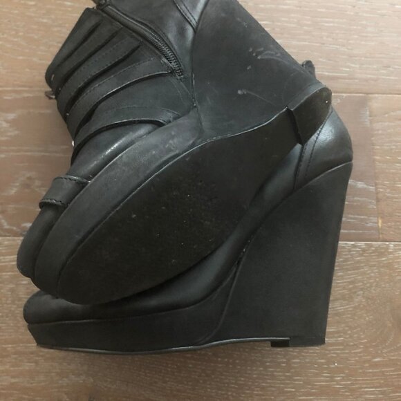 Trouve Designer Rocker Bootie | Black | 9M - Picture 7 of 7